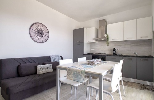 La Muddizza Apartment | Lovely apartment for 5 people with A/C, WIFI, pool, TV, patio and parking