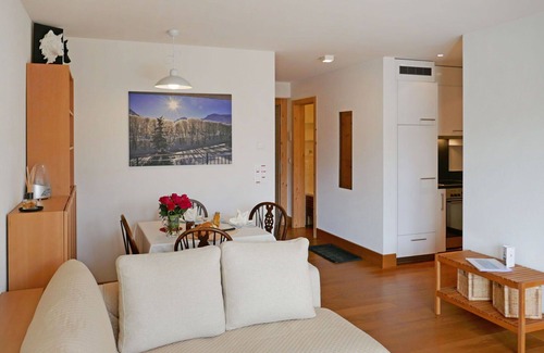 Samedan Apartment | Lovely apartment for 2 people with WIFI, TV, balcony, panoramic view and parking