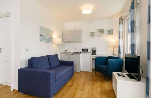 Ostvorpommern Apartment | Lovely apartment for 2 guests with WIFI, TV, balcony and pets allowed