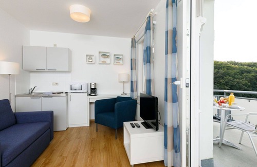 Ostvorpommern Apartment | Lovely apartment for 2 guests with WIFI, TV, balcony and pets allowed