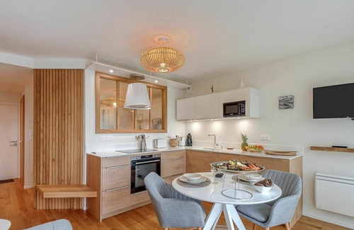 Carnac Apartment | Lovely apartment for 2 people with WIFI, TV, balcony and parking