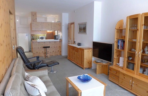 Celerina-Schlarigna Apartment | Lovely apartment for 4 guests with WIFI, TV, balcony and pets allowed