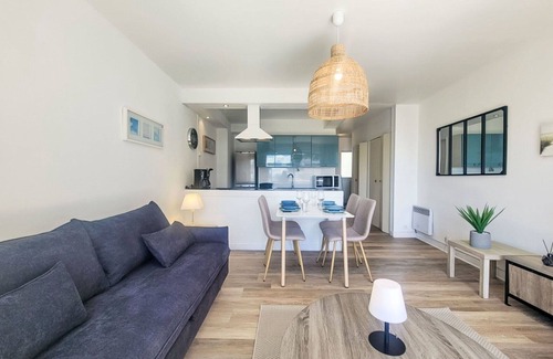 Morbihan Apartment | Lovely apartment for 4 guests with WIFI, TV, balcony and parking