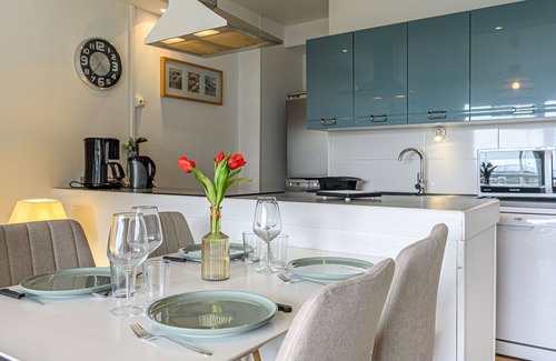 Morbihan Apartment | Lovely apartment for 4 guests with WIFI, TV, balcony and parking