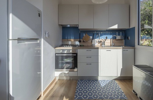 Nervi Apartment | Lovely apartment for 4 guests with WIFI, A/C, TV and balcony