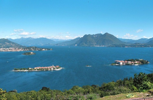 Stresa Apartment | Lovely apartment for 4 guests with WIFI, pool, TV, terrace and parking