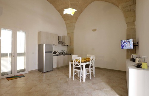 Vernole Apartment | Lovely apartment for 4 guests with A/C, WIFI, TV, pets allowed and parking