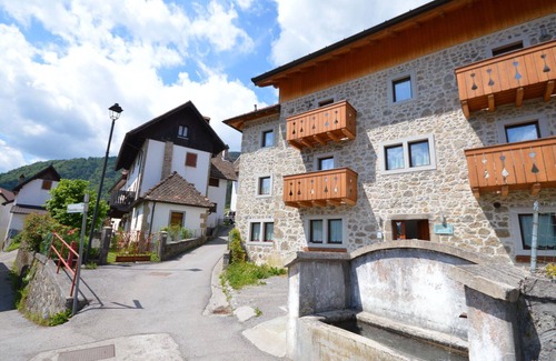Ovasta Apartment | Lovely apartment for 4 people with WIFI, TV, balcony, pets allowed and parking