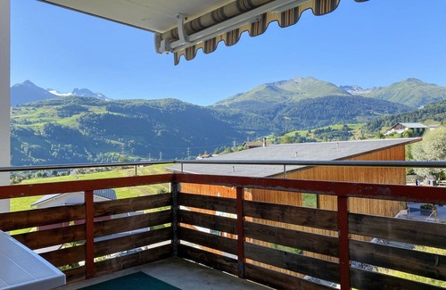 Acletta Apartment | Lovely apartment for 5 people with WIFI, TV, balcony, panoramic view and parking