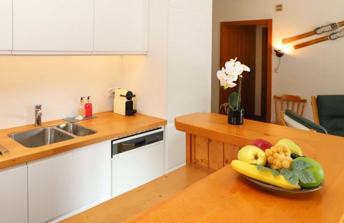 Champex-Lac Apartment | Lovely apartment for 5 people with WIFI, TV, terrace, pets allowed and parking