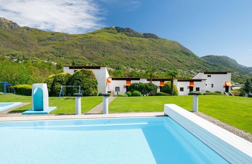 Sonvico Apartment | Lovely apartment for 5 people with pool, WIFI, TV, patio, pets allowed, panoramic view and parking