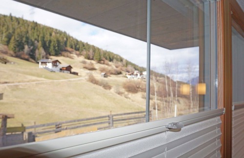 Fliess Apartment | Lovely apartment for 5 guests with WIFI, TV, terrace and parking
