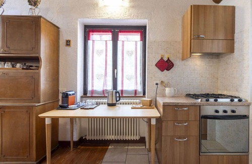 Isola Apartment | Lovely apartment for 5 guests with WIFI, TV, terrace, pets allowed and parking