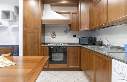 Albenga Apartment | Lovely apartment for 5 guests with WIFI, TV, patio, pets allowed and parking