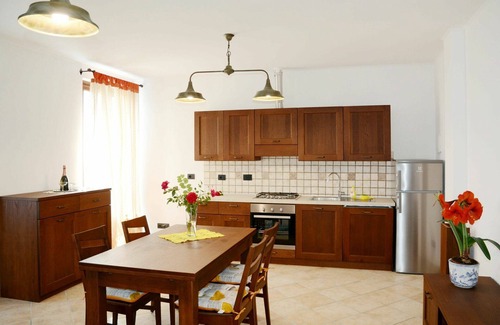 Albisola Superiore Apartment | Lovely apartment for 5 guests with WIFI, TV, patio, pets allowed, panoramic view and parking