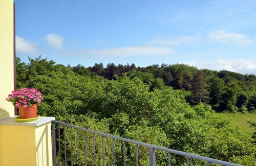 Albisola Superiore Apartment | Lovely apartment for 5 guests with WIFI, TV, patio, pets allowed, panoramic view and parking