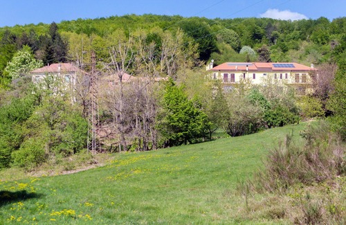 Albisola Superiore Apartment | Lovely apartment for 5 guests with WIFI, TV, patio, pets allowed, panoramic view and parking
