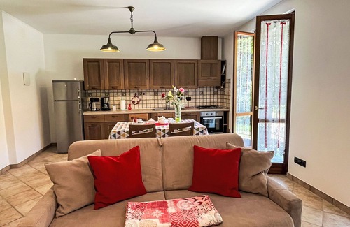 Savona Apartment | Lovely apartment for 5 guests with WIFI, TV, patio, pets allowed, panoramic view and parking