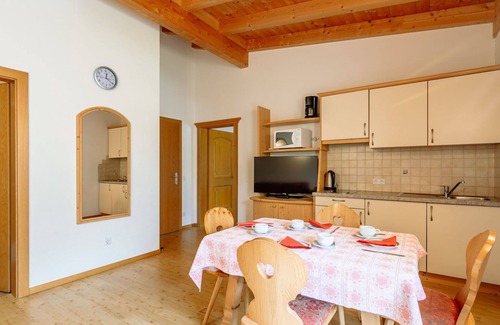 Solda Apartment | Lovely apartment for 5 guests with WIFI, TV, terrace, pets allowed and panoramic view