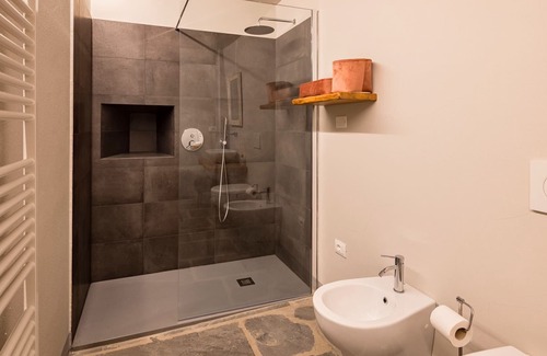 Pieve al Bagnoro Apartment | Lovely apartment for 6 guests with pool, WIFI, A/C, TV, pets allowed and parking