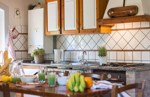 Peccioli Apartment | Lovely apartment for 6 guests with A/C, WIFI, pool, TV, pets allowed and panoramic view