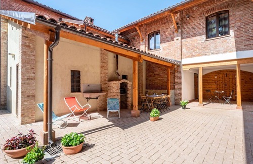 Mondovi Apartment | Lovely apartment for 6 guests with WIFI, TV, pets allowed and parking