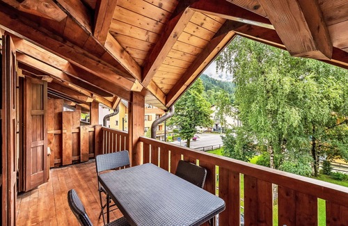 Pinzolo Apartment | Lovely apartment for 6 guests with WIFI, TV and patio