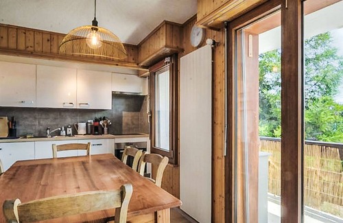 Anzere Apartment | Lovely apartment for 7 people with WIFI, TV, balcony and parking
