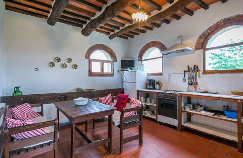 Pescia Apartment | Lovely apartment for 7 guests with WIFI, pool, TV, patio, pets allowed and parking