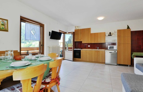 Moena Apartment | Lovely apartment for 7 people with WIFI, TV, patio, pets allowed and parking