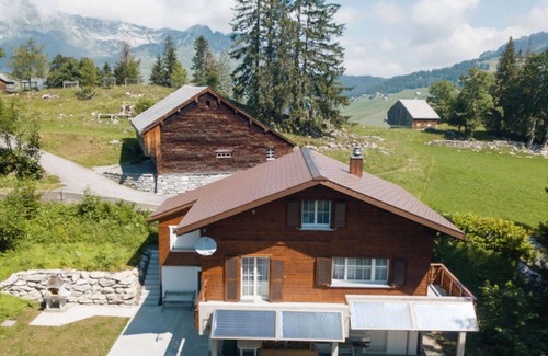 Amden Apartment | Lovely apartment for 9 people with WIFI, TV, balcony and parking