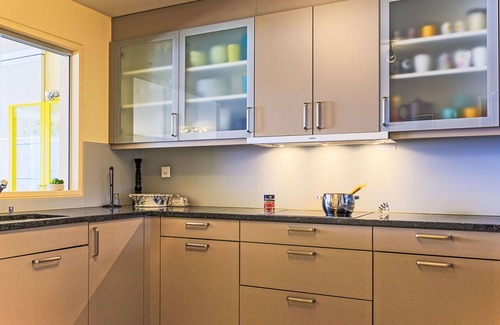 Montreux Apartment | Lovely apartment for 8 people with WIFI, pool, A/C, TV, balcony, panoramic view and parking