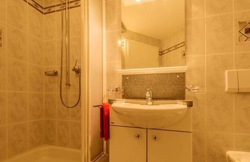 Saas-Fee Apartment | Lovely apartment for 6 guests with WIFI, TV and balcony