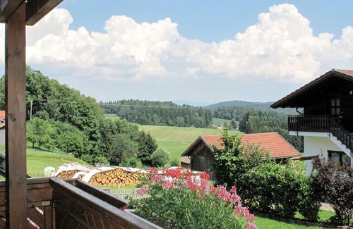 Bischofsmais Apartment | Lovely apartment for 4 guests with WIFI, TV, balcony, panoramic view and parking