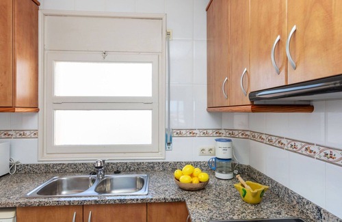 Pedrinya Apartment | Lovely apartment for 4 guests with WIFI, A/C, TV and balcony