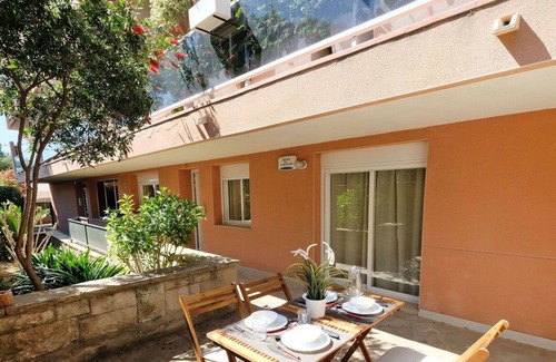 Tarragona Apartment | Lovely apartment for 6 guests with WIFI, pool, TV and terrace