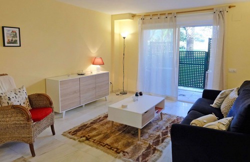 Tarragona Apartment | Lovely apartment for 6 guests with WIFI, pool, TV and terrace
