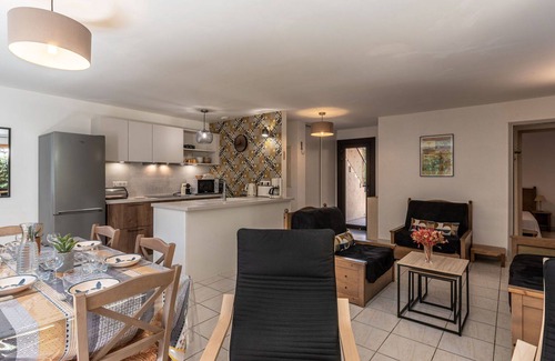 Lozari Apartment | Lovely apartment for 6 people with WIFI, A/C, pool, TV, patio and parking