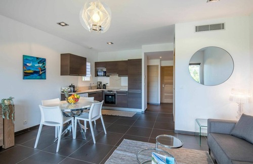Sainte-Lucie-de-Porto-Vecchio Apartment | Lovely apartment for 6 people with A/C, WIFI, TV, terrace, pets allowed and parking