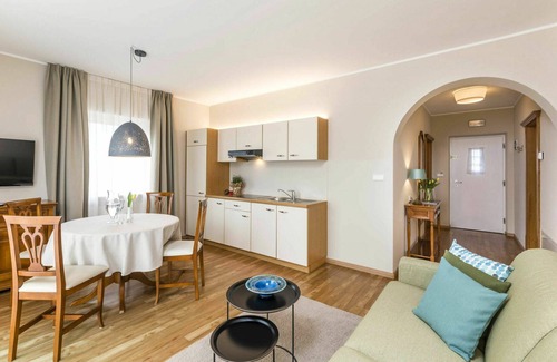 Postal Apartment | Lovely apartment for 3 people with WIFI, pool, TV, balcony, pets allowed and parking