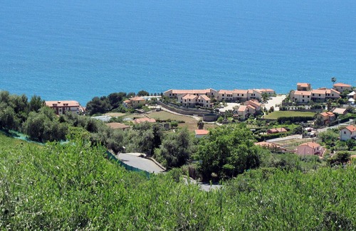 Piani Paorelli Apartment | Lovely apartment for 4 guests with WIFI, pool, TV, terrace, pets allowed and parking