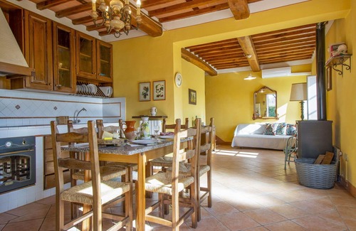 Fucecchio Apartment | Lovely apartment for 4 people with A/C, WIFI, pool, balcony, pets allowed and parking