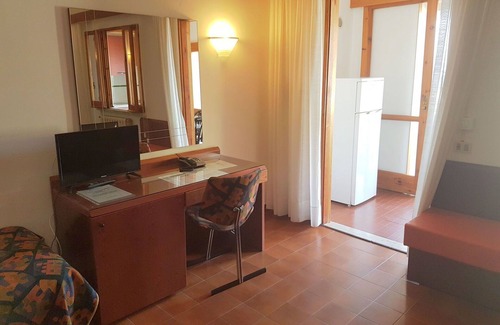 Sperlonga Apartment | Lovely apartment for 3 guests with pool, WIFI, A/C, TV, terrace, pets allowed and parking