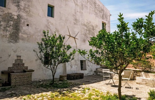 Strongoli Apartment | Lovely apartment for 7 guests with WIFI, patio, pets allowed and parking