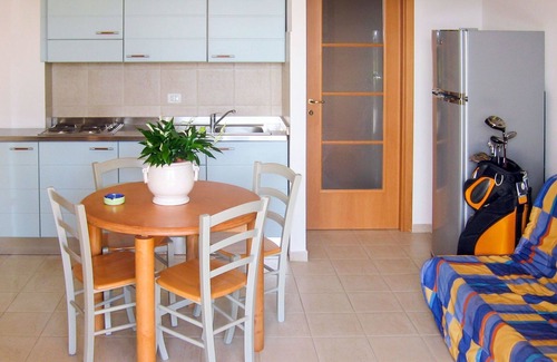 Tirrenia Apartment | Lovely apartment for 4 guests with pool, A/C, WIFI, TV, terrace, pets allowed and parking