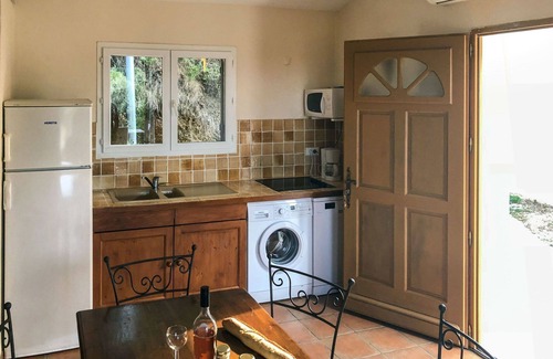 Favone House | Lovely apartment in villa with A/C, WIFI, pool, TV, patio, pets allowed, panoramic view and park.