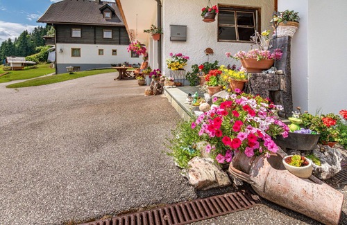 Arriach Villa | Lovely apartment in villa for 4 people with WIFI, TV, patio and parking