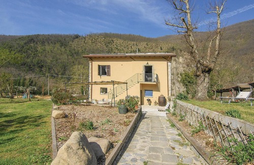 Arlia Apartment | Lovely apartment in Fivizzano with WiFi