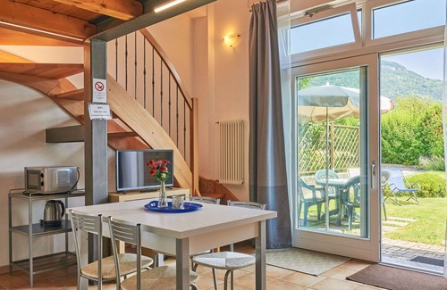 Dongo House | Lovely apartment in villa for 4 guests with A/C, WIFI, TV, patio and pets allowed