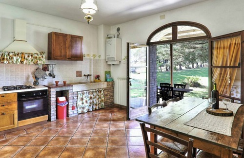 Pomarance Villa | Lovely apartment in villa for 5 guests with WIFI, pool, TV, terrace and panoramic view